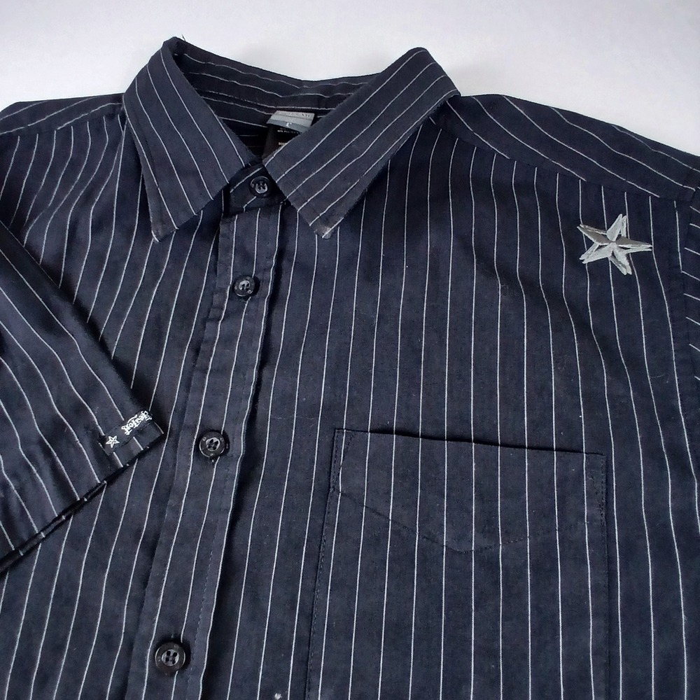 No Fear Mens Large Black Pinstripe Short Sleeve Button Up Shirt Graphic Star
